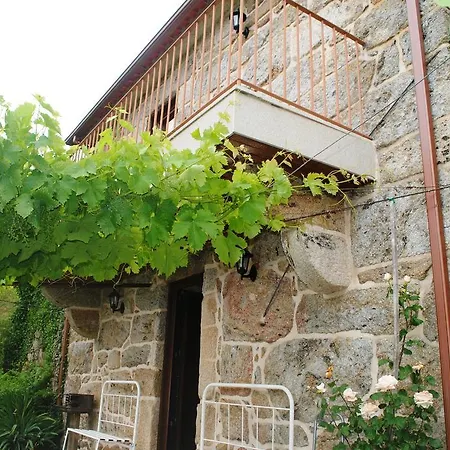 Casa De Cabreiros De Baixo * Melgaco